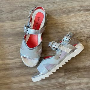 Pas de Rouge Italian Mesh Metallic Silver Sandals